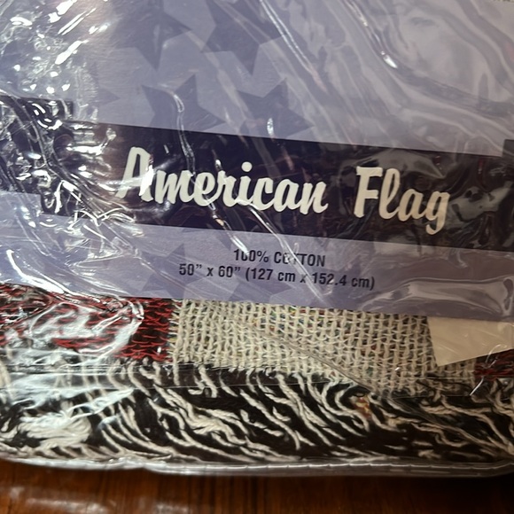 NWT Cozy Throw - Tapestry American Flag 50 x 60 100% cotton in original package - Picture 3 of 5